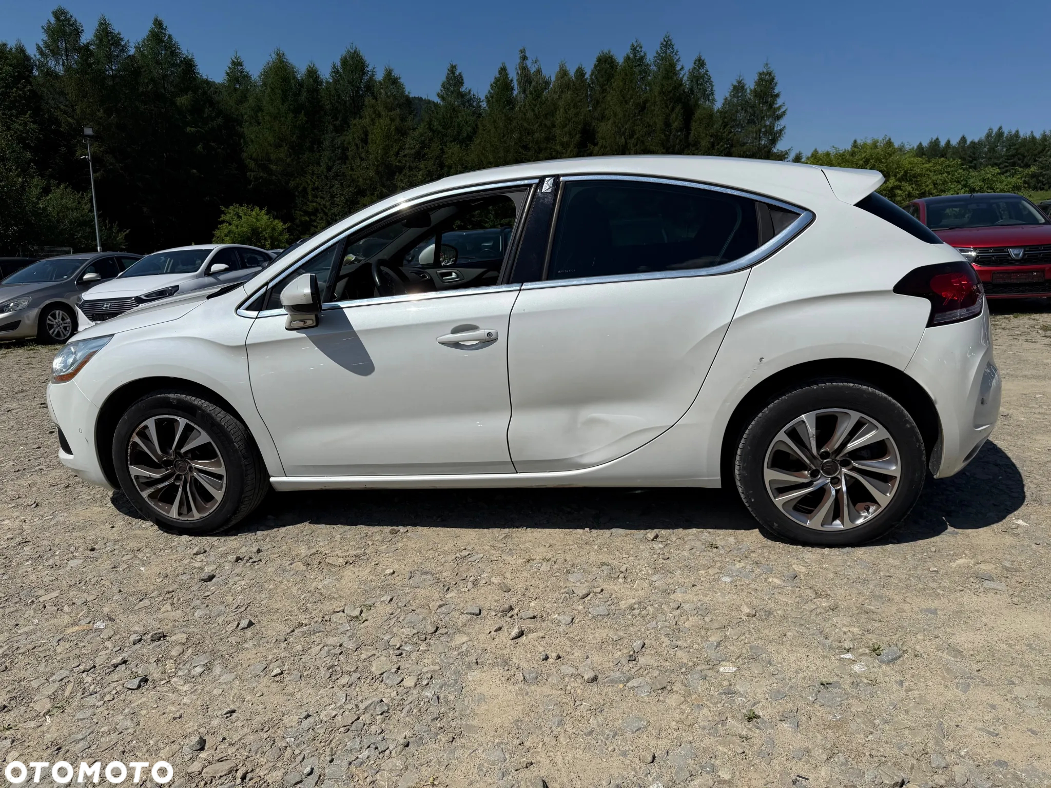 Citroën DS4 e-HDi 115 SoChic - 8