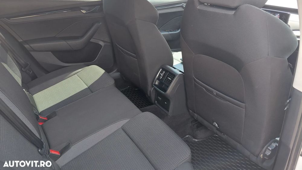 Skoda Octavia 2.0 TDI Ambition - 8
