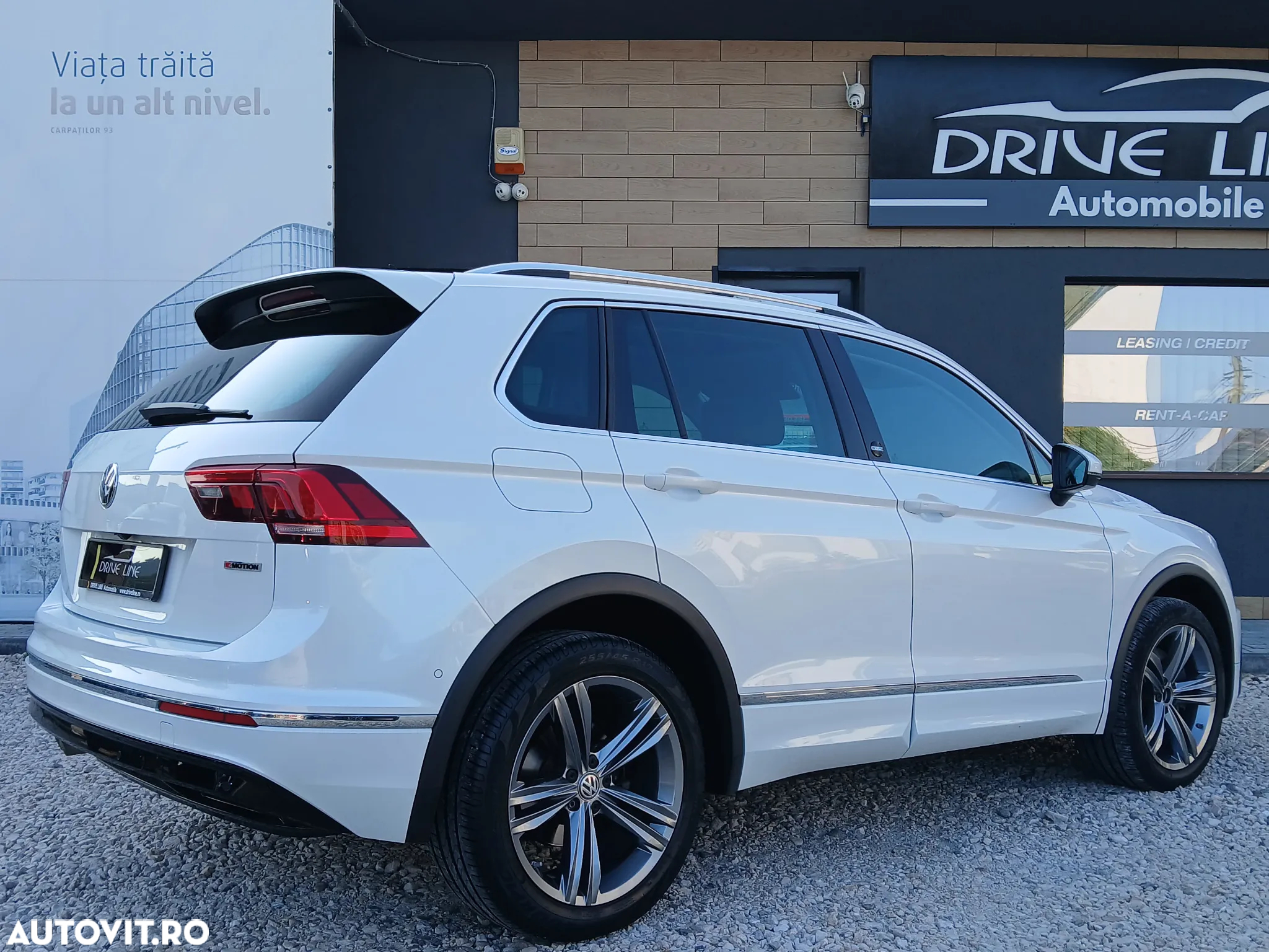 Volkswagen Tiguan - 4