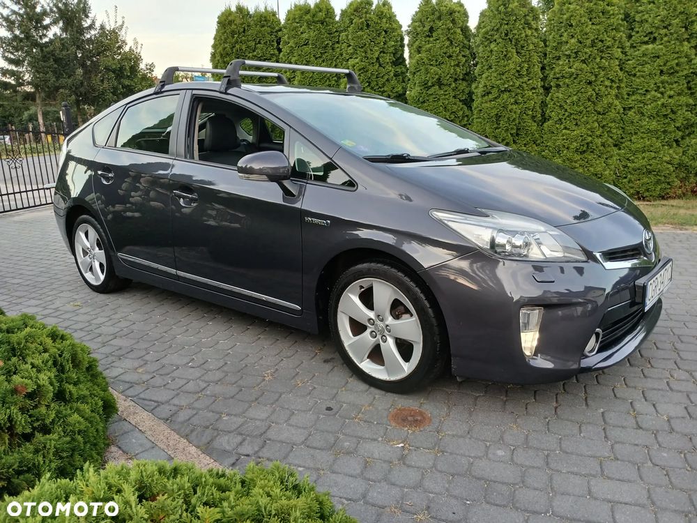 Toyota Prius (Hybrid) Executive - 9