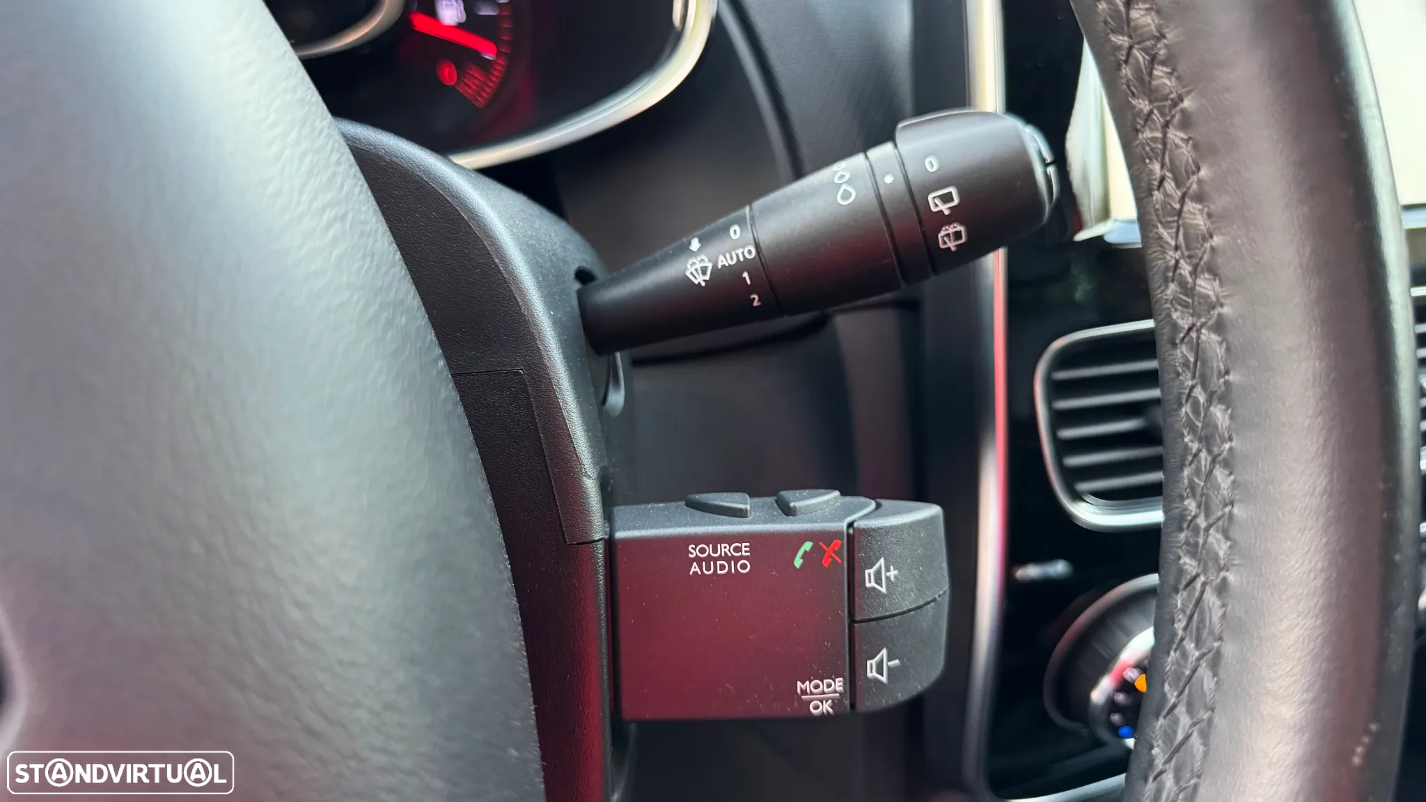 Renault Clio (Energy) TCe 90 Start & Stop INTENS - 17