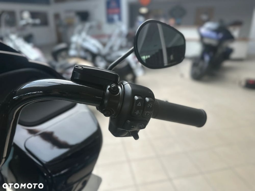 Harley-Davidson Tri Glide - 32