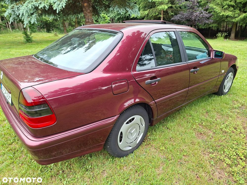Mercedes-Benz Klasa C 180 Classic - 7