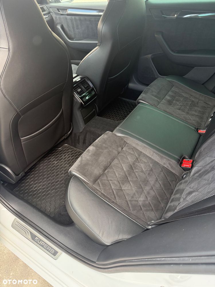 Skoda Superb 2.0 TDI Sportline DSG - 10