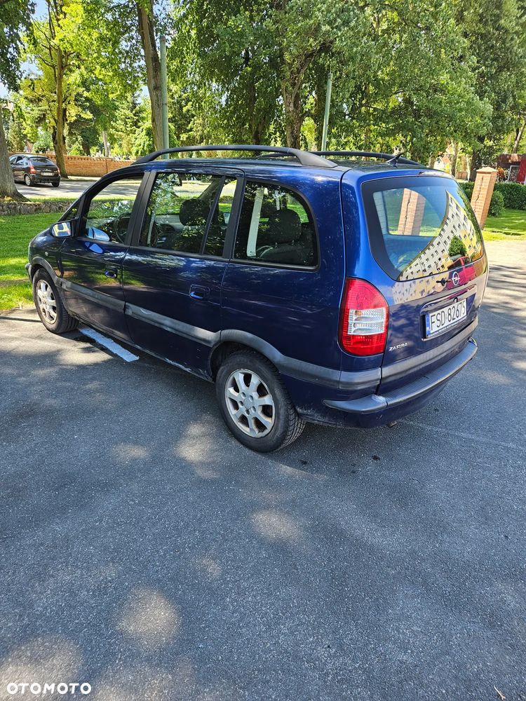 Opel Zafira 1.6 - 8