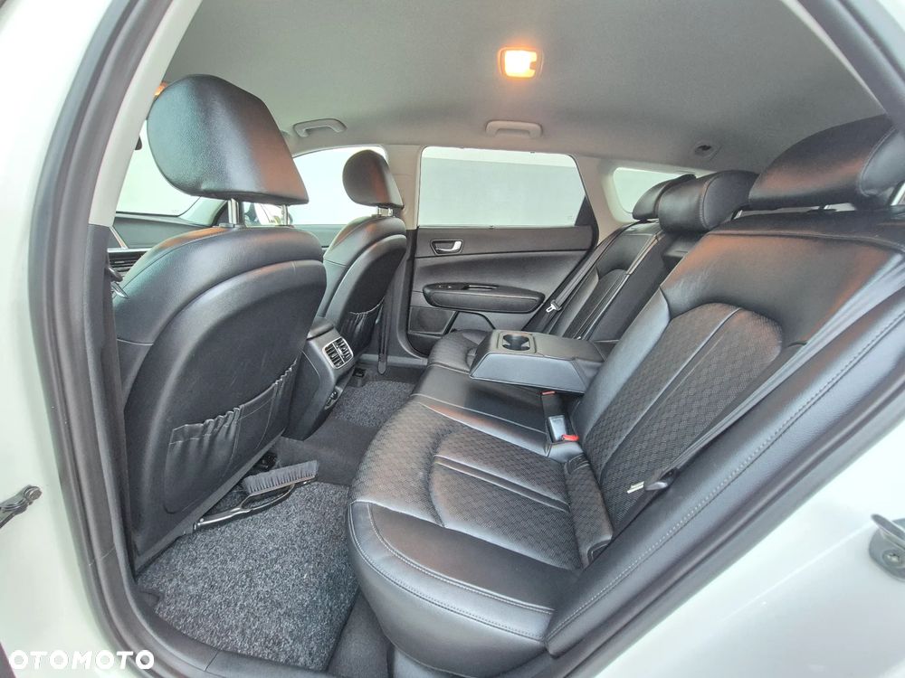 Kia Optima Plug-in Hybrid - 27