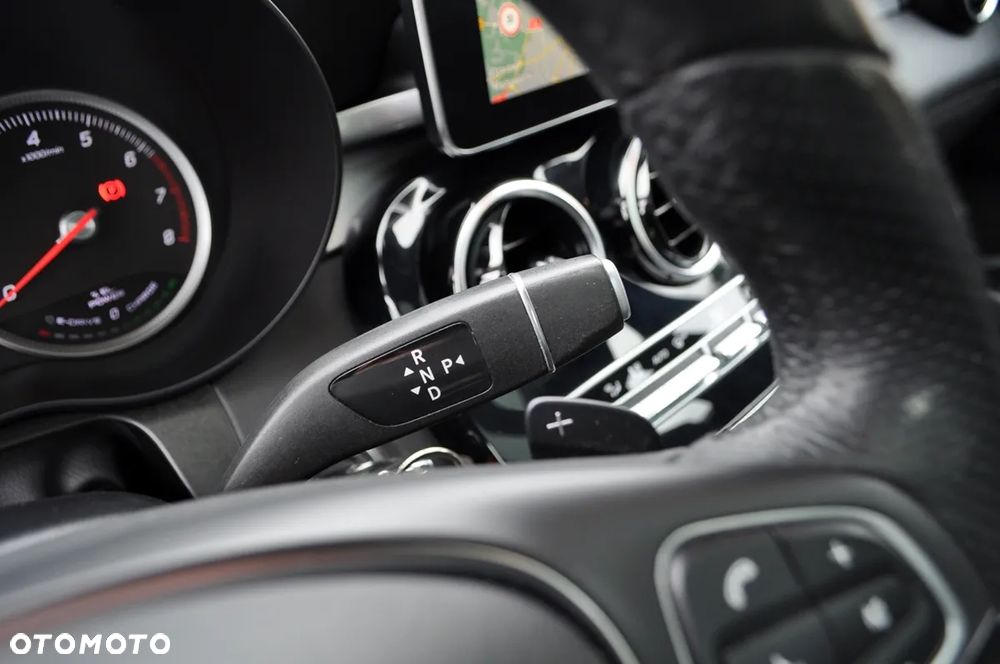Mercedes-Benz GLC 350 e 4Matic 7G-TRONIC AMG Line - 24
