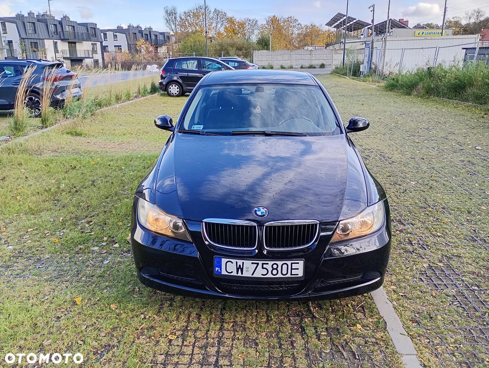 BMW Seria 3 318i - 4