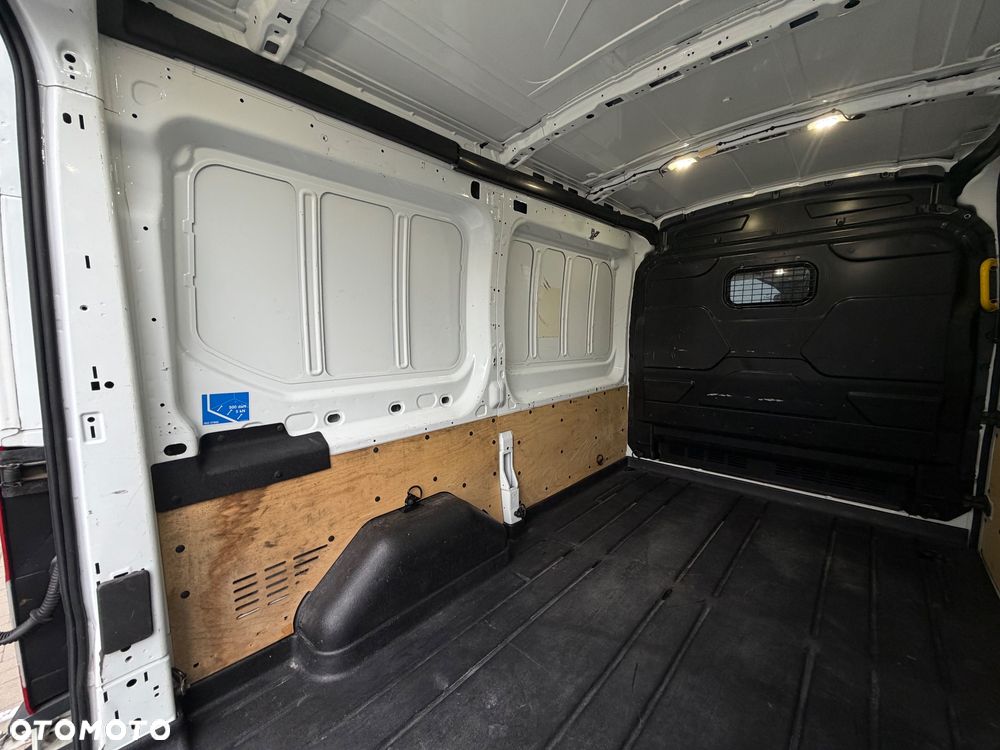Ford Transit 350M RWD - 10