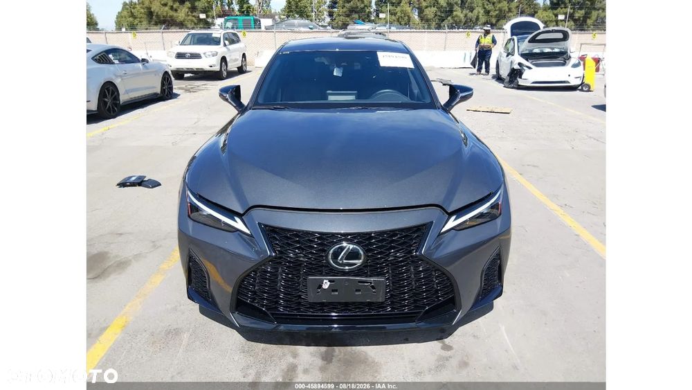 Lexus IS - 3