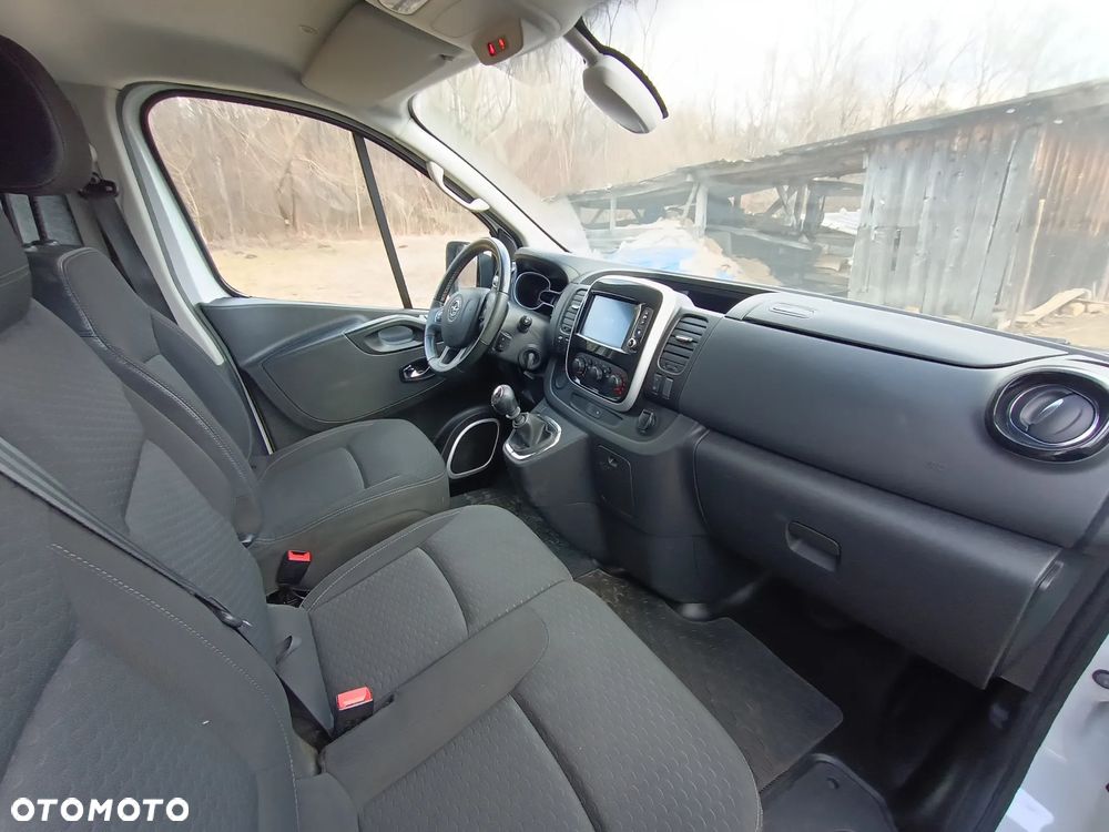 Opel Vivaro LONG L2H1 1.6 diesel 125kM 2019rok 155tyś.km EURO 6! AUTO W PEŁNI SPRAWNE, NIE WYMAGA WKŁADU FINANSOWEGO!!!SPROWADZONY ZE SZWECJI- ZAREJESTROWANY! - 5