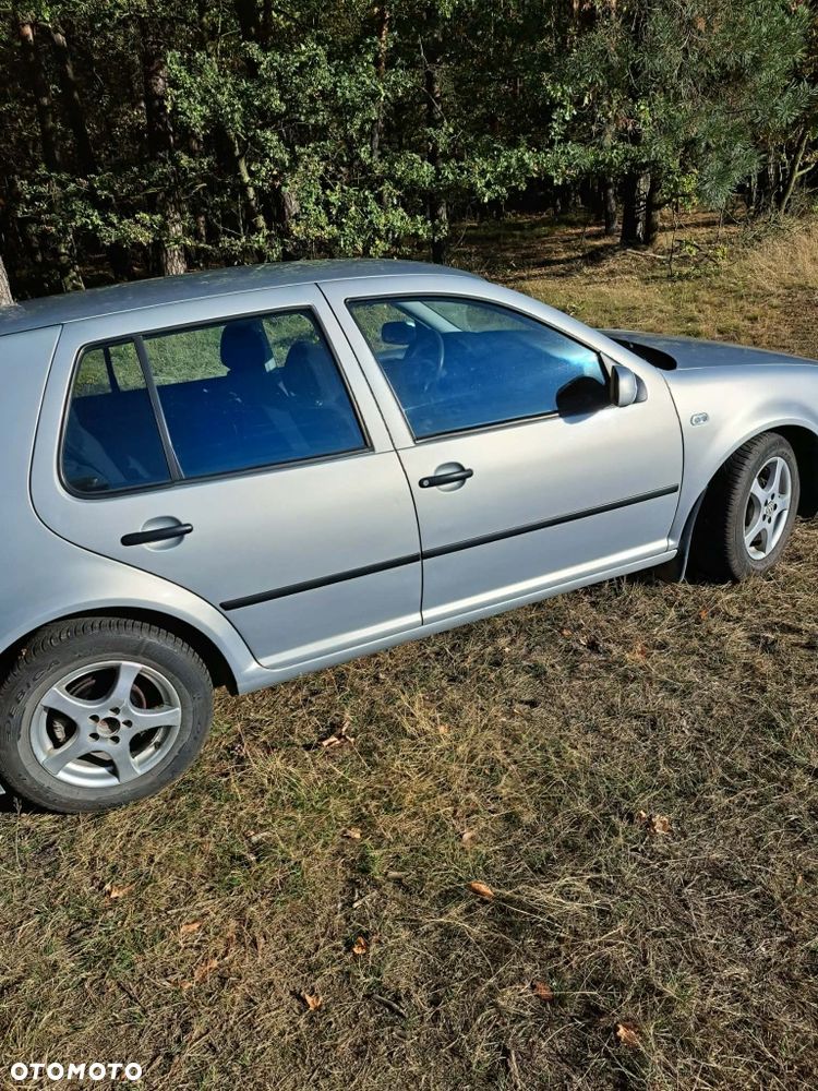 Volkswagen Golf - 3