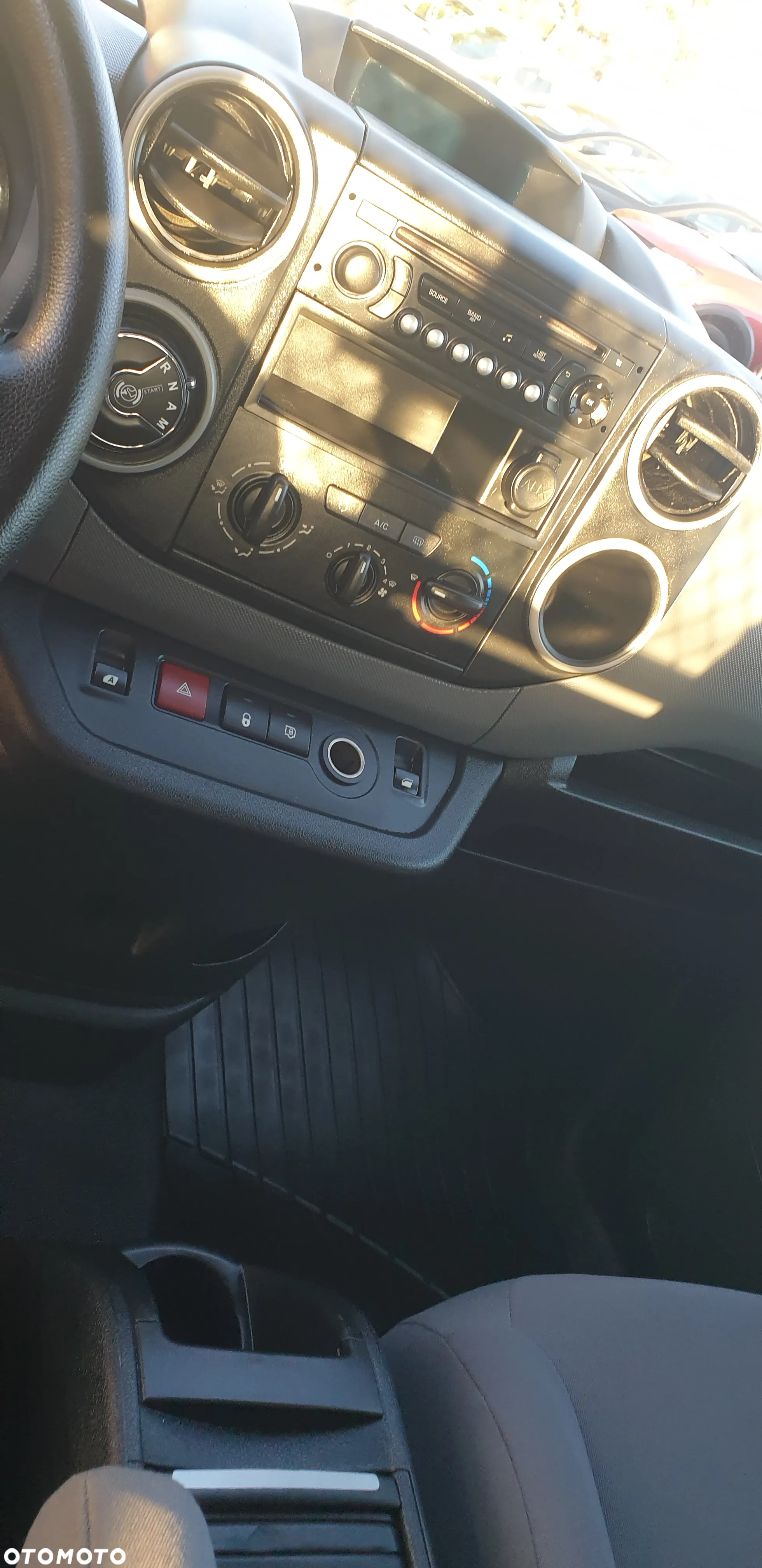 Peugeot Partner - 8