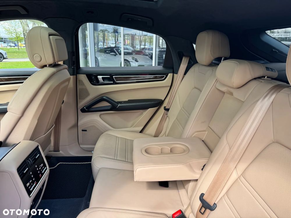 Porsche Cayenne Platinum Edition - 13