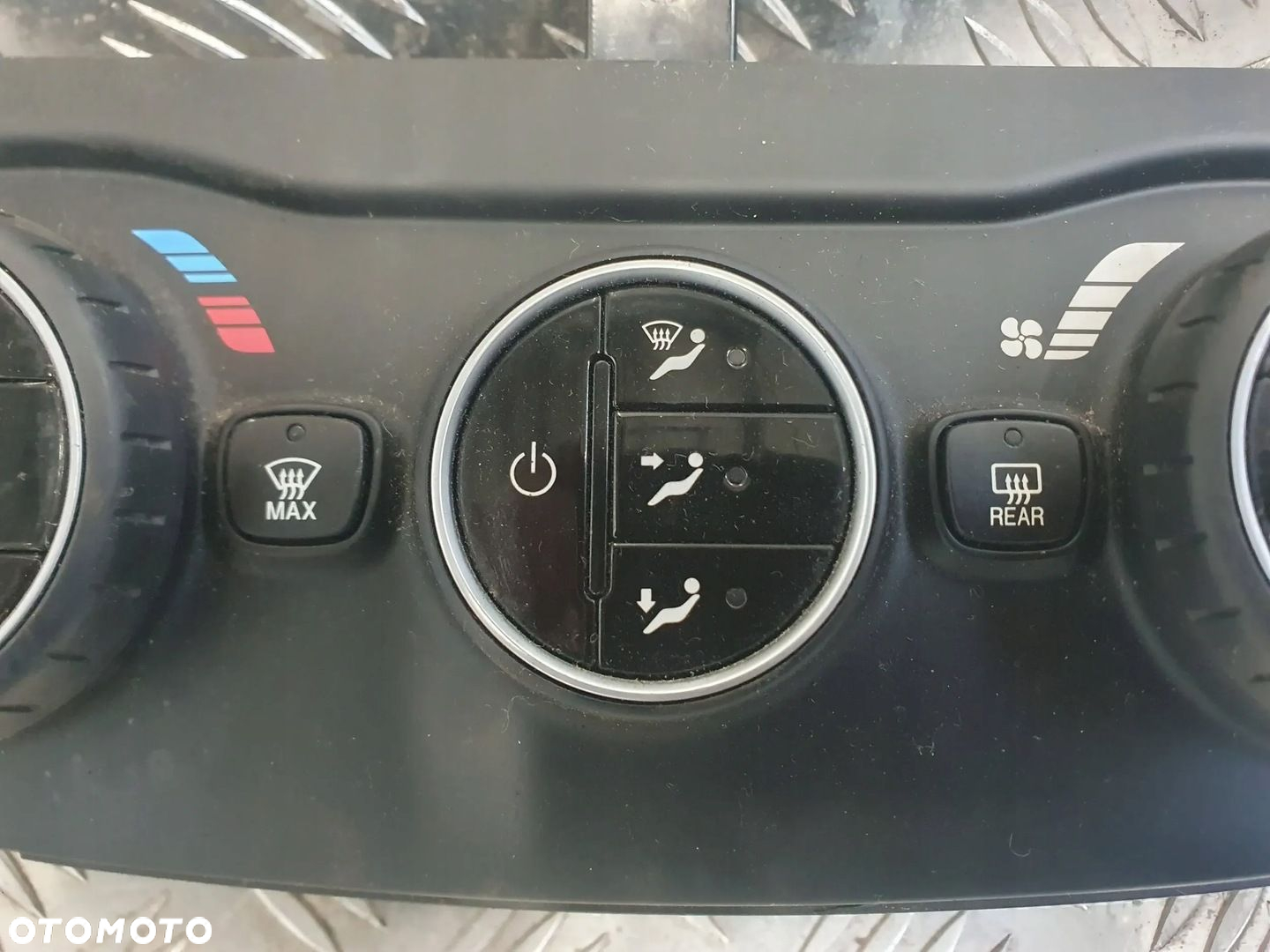 Fiat Tipo 2015-2020 Panel klimatyzacji - 3
