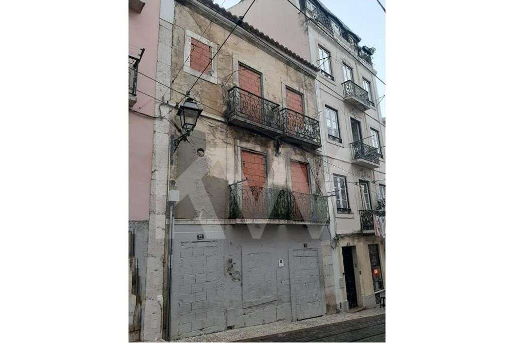 Prédio com 300m2 > 470 m2 em pleno coração da Bica, em Lisboa - Grande imagem: 3/11