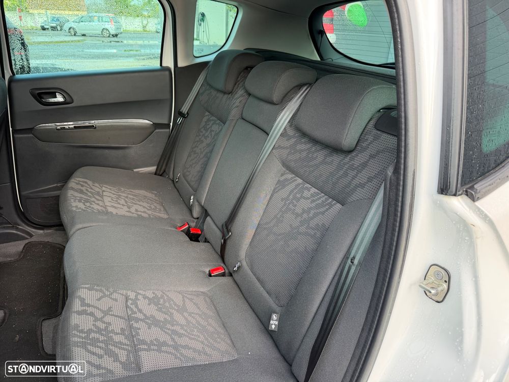 Peugeot 3008 2.0 HDi Hybrid4 - 15