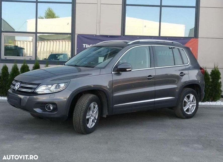 Volkswagen Tiguan - 1