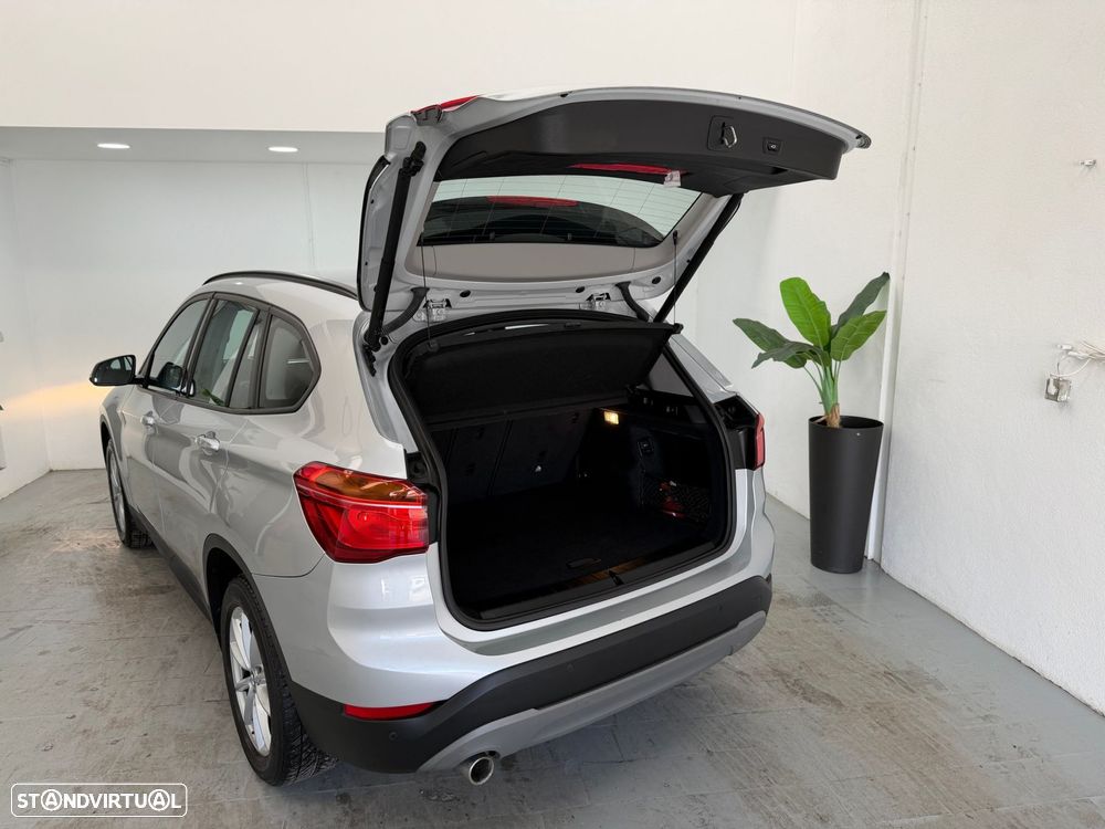 BMW X1 16 d sDrive Auto Line Sport - 30