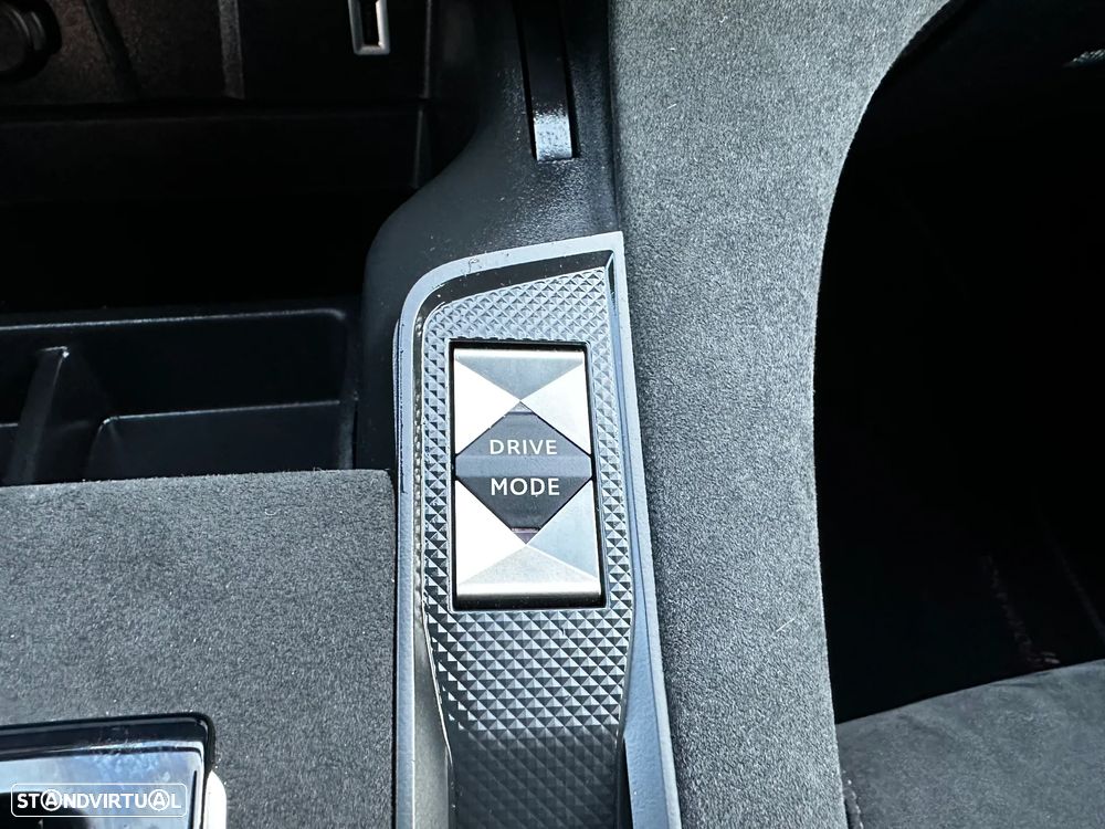 DS DS7 Crossback E-Tense Performance Line EAT8 - 30