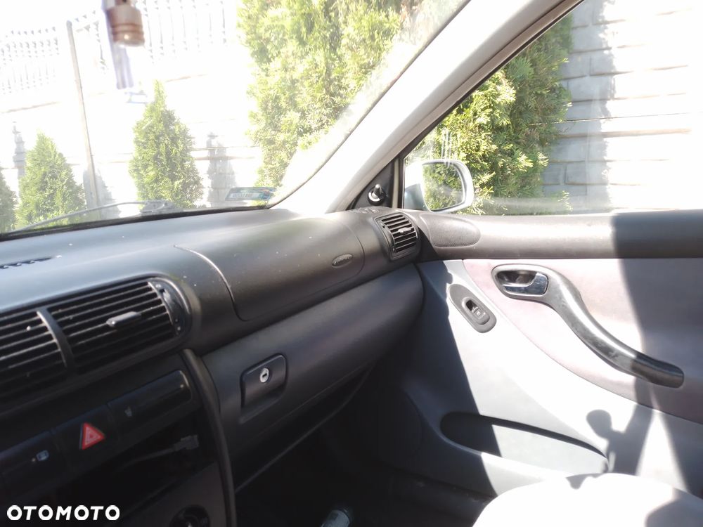 SEAT TOLEDO II 98-05 1.9 TDI  FOTEL PRAWY LEWY KANAPA - 25