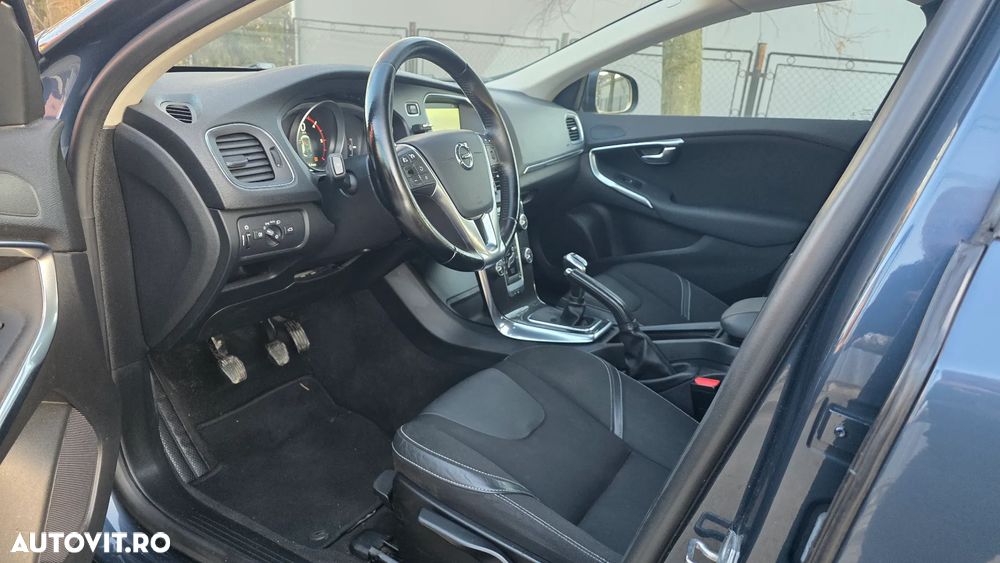 Volvo V40 D2 Kinetic - 11