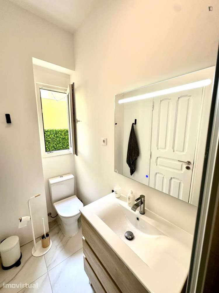 Quarto - localizado em Santa Apolónia Lisbon - Grande imagem: 3/17