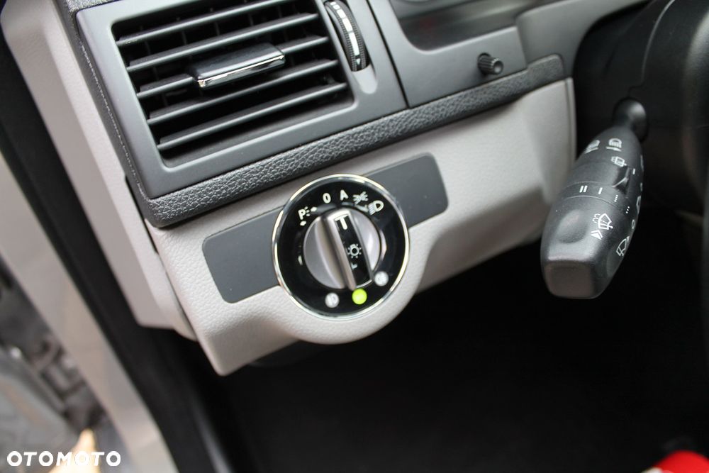 Mercedes-Benz Klasa C 220 CDI DPF Avantgarde - 19
