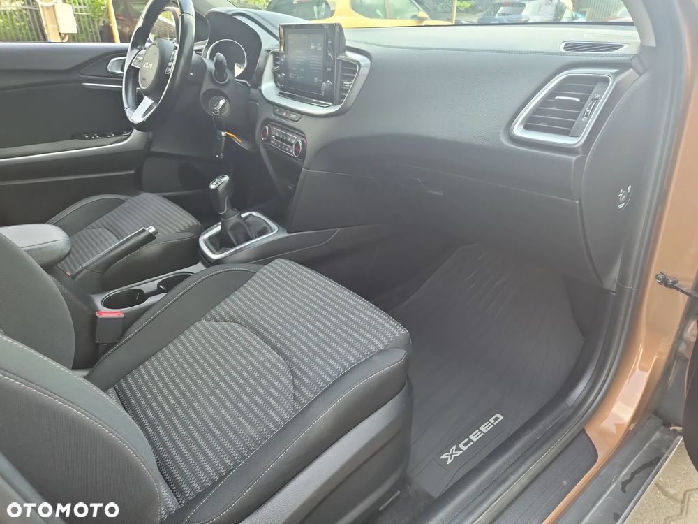 Kia XCeed 1.5 T-GDI M - 23