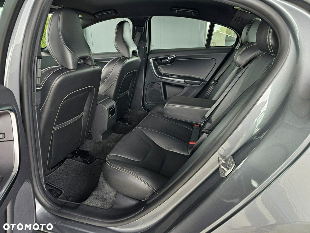 Volvo S60 - 30