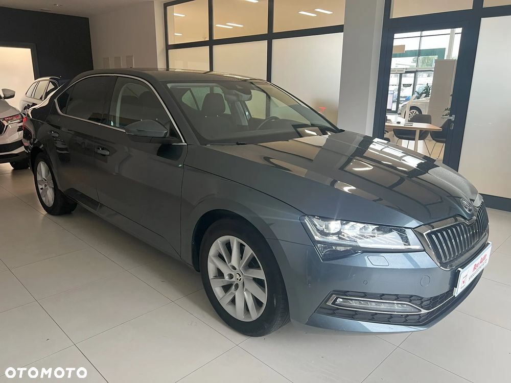Skoda Superb 2.0 TDI SCR Style DSG - 4