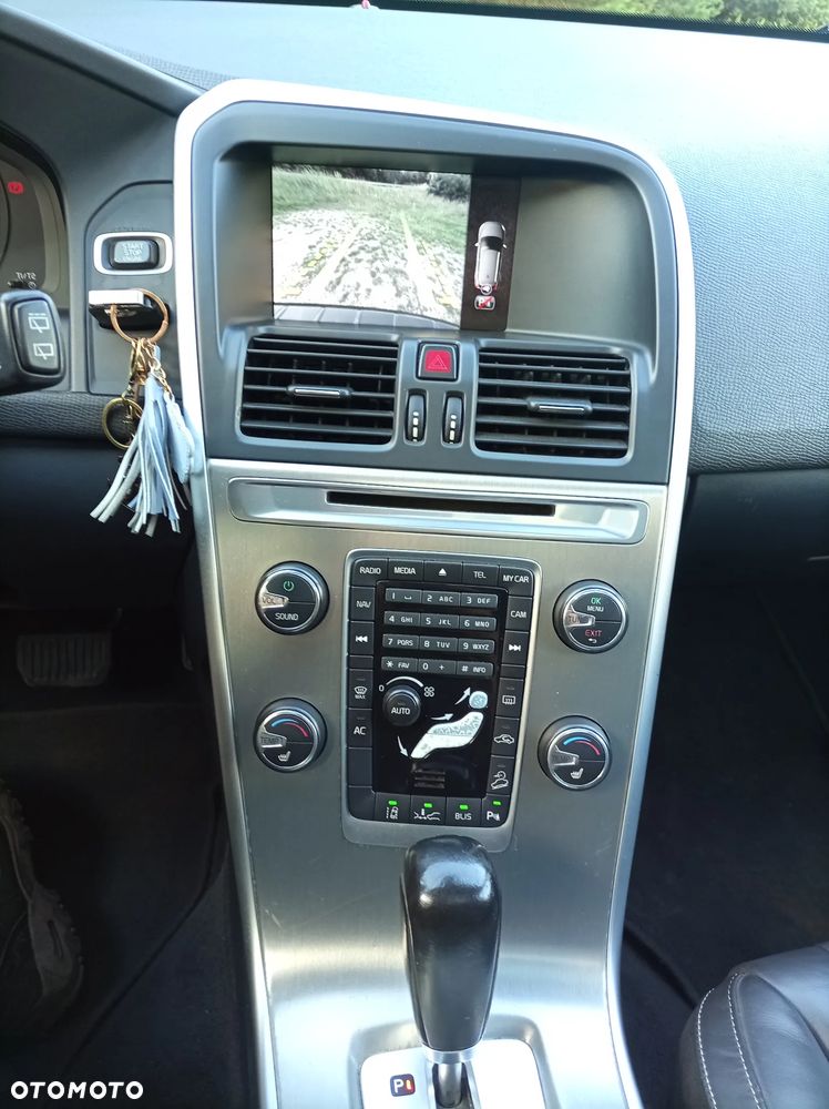 Volvo XC 60 D5 AWD Summum - 8