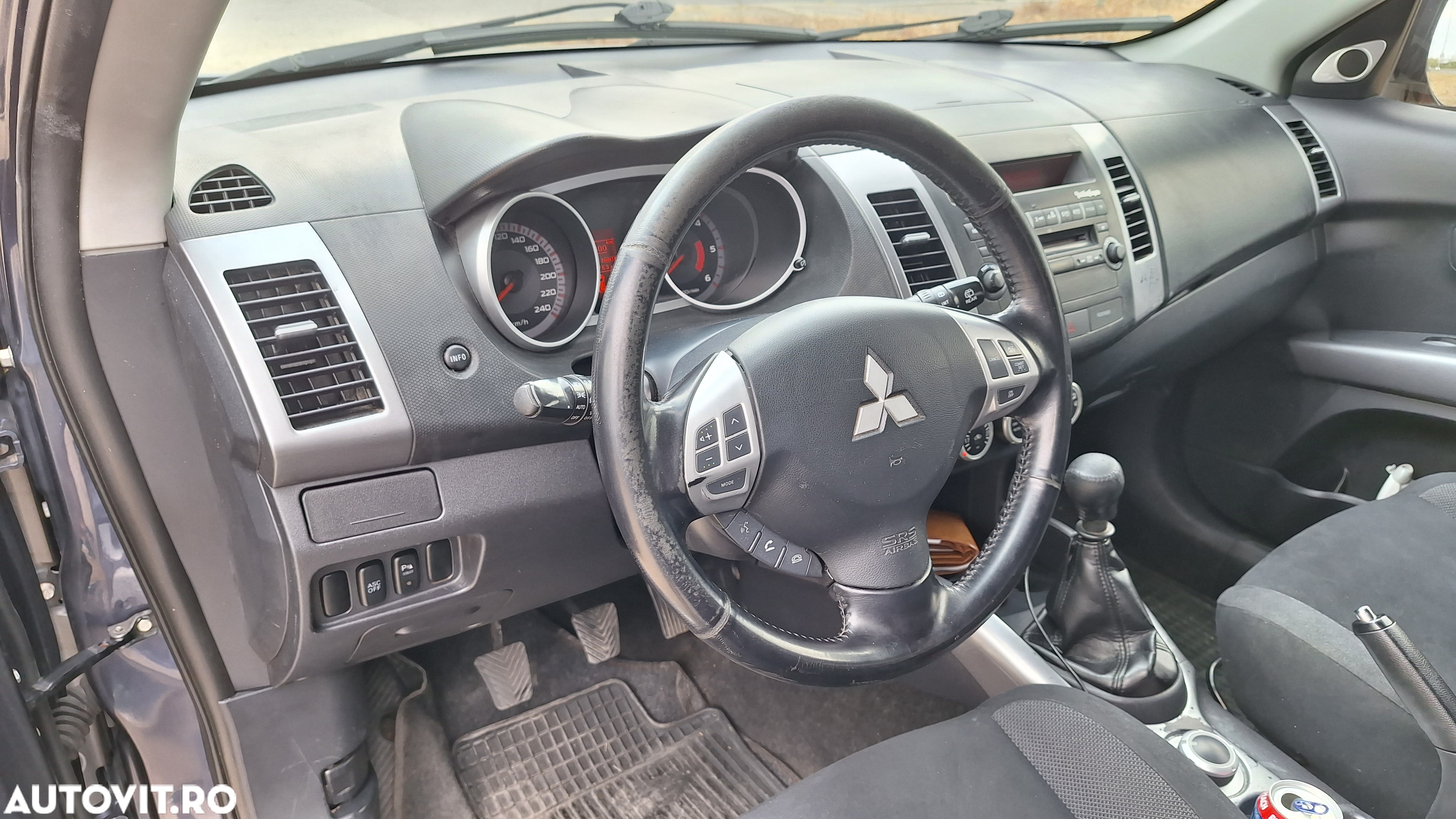 Mitsubishi Outlander 2.2 DI-D 4WD Intense - 10