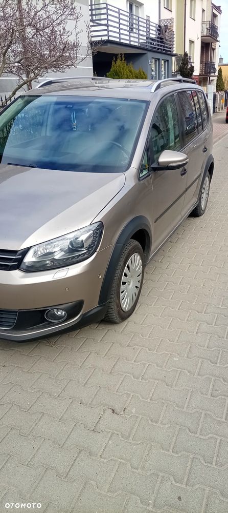 Volkswagen Touran - 4