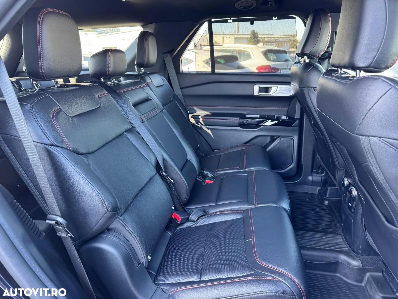 Ford Explorer 3.0 PHEV ST-Line - 26