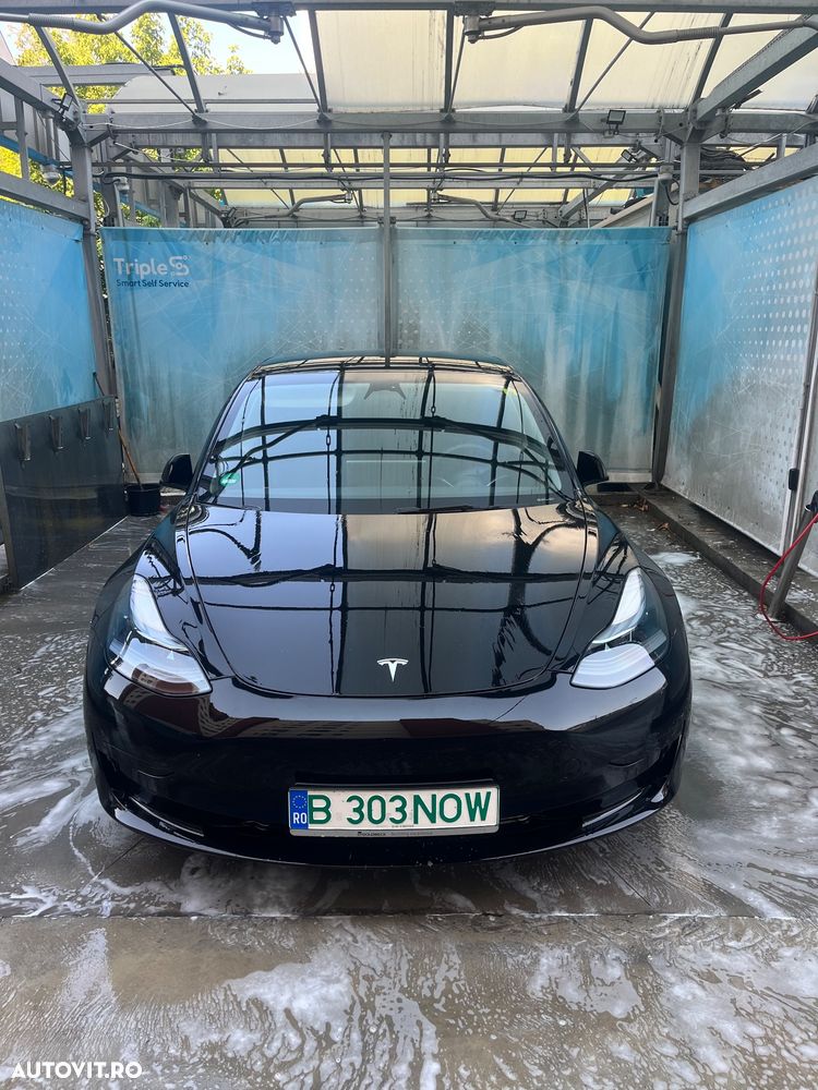 TESLA Model 3