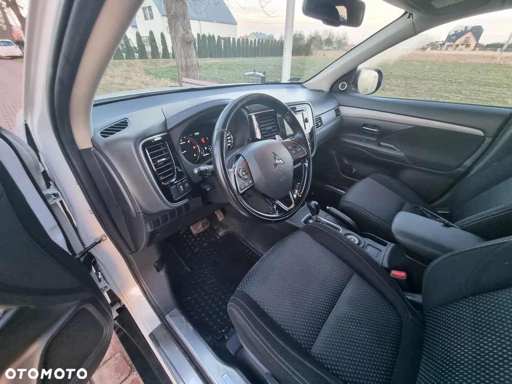 Mitsubishi Outlander 2.2 DID Intense + 4WD - 17