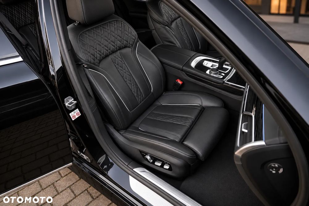 BMW Seria 7 - 25