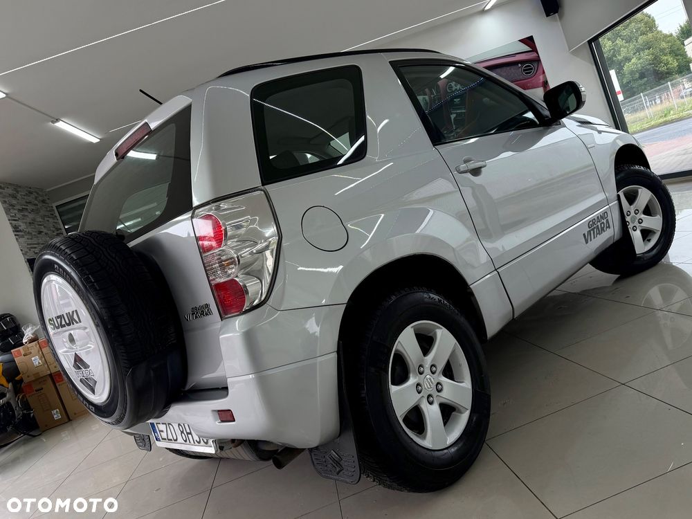 Suzuki Grand Vitara 1.6 Black&White - 13