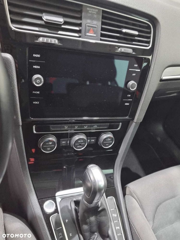 Volkswagen Golf - 31