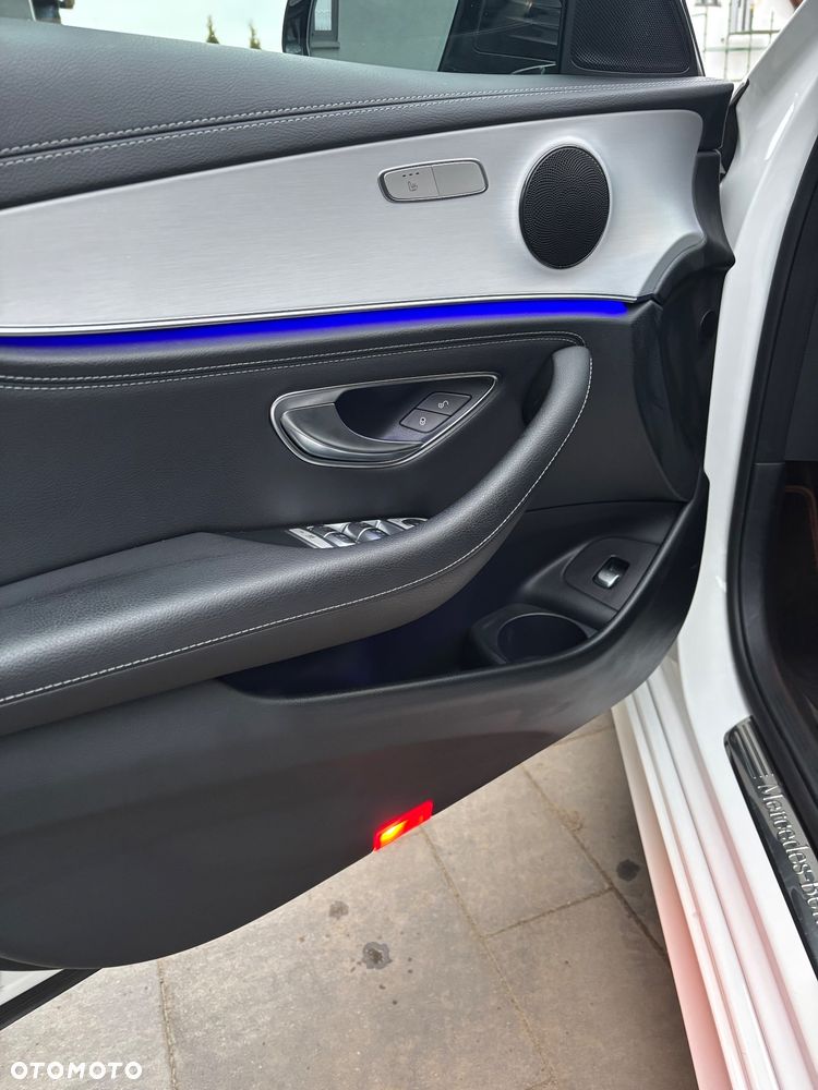 Mercedes-Benz Klasa E 220 d 9G-TRONIC - 19
