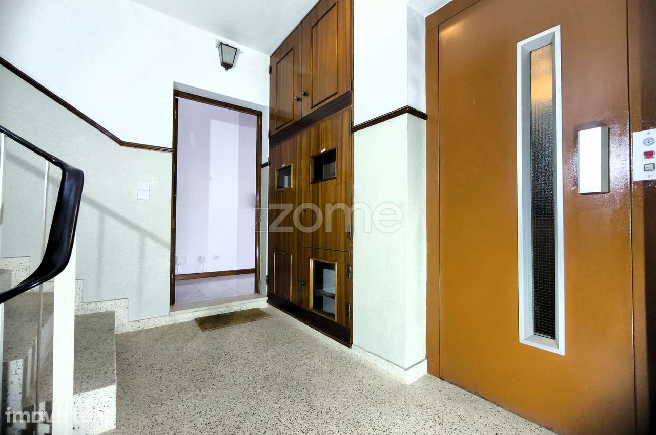 T3 com 3 Frentes, Elevador, Varanda e Garagem Fechada em Rio Tinto - Grande imagem: 5/27