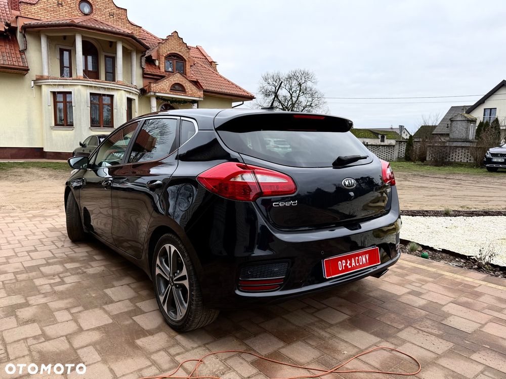 Kia Ceed - 13