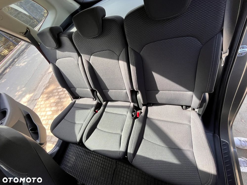 Kia Carens 1.6 GDI L - 5