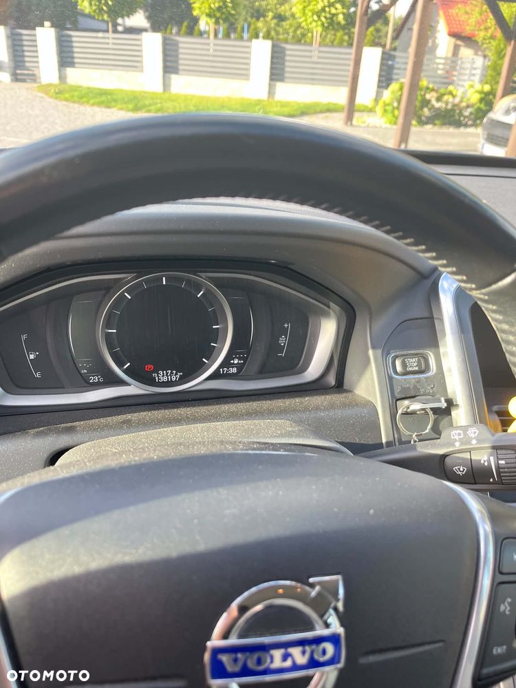 Volvo XC 60 D4 Momentum - 9