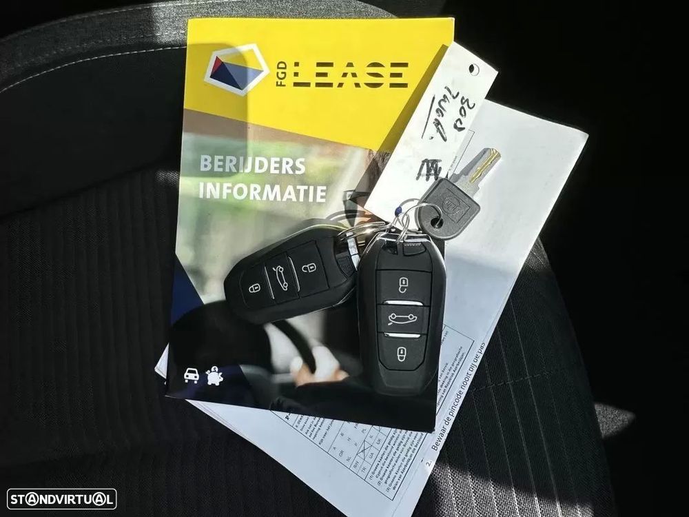 Peugeot 308 1.2 PureTech Business Line - 60