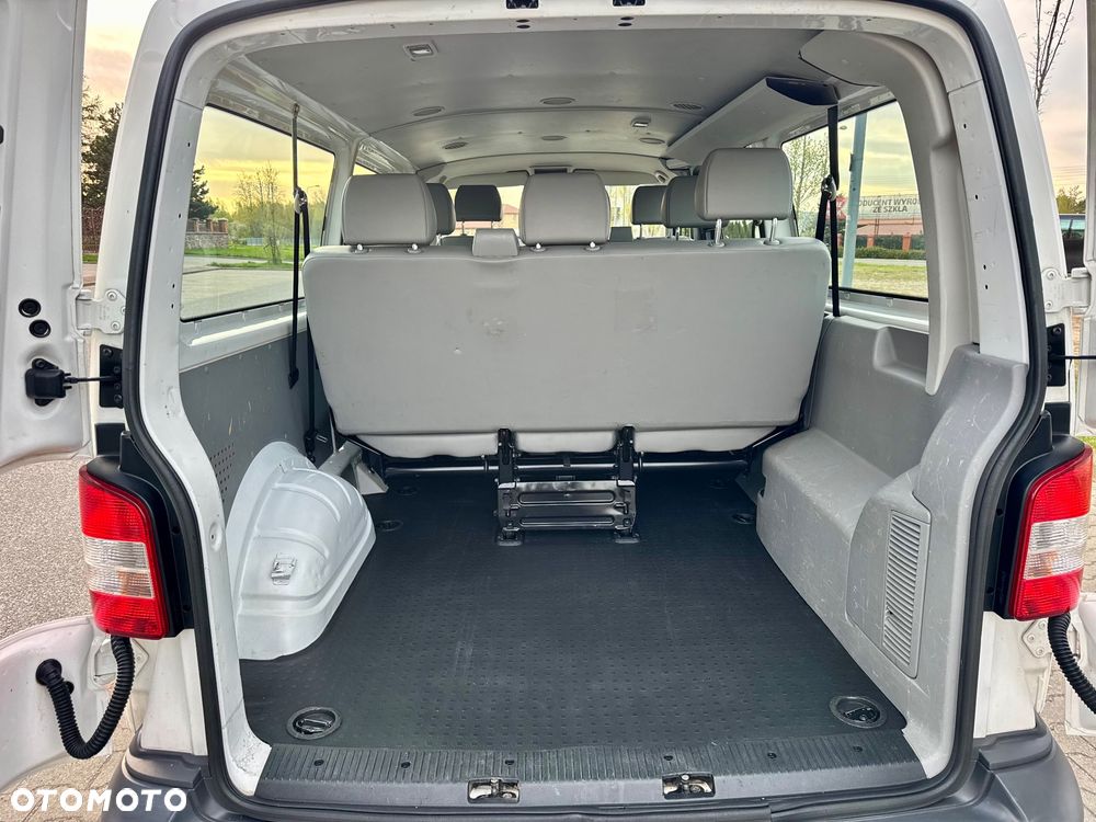 Volkswagen Caravelle - 23