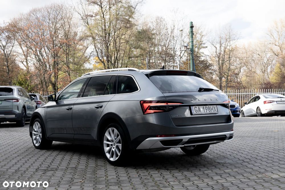 Skoda Superb 2.0 TSI 4x4 Scout DSG - 5