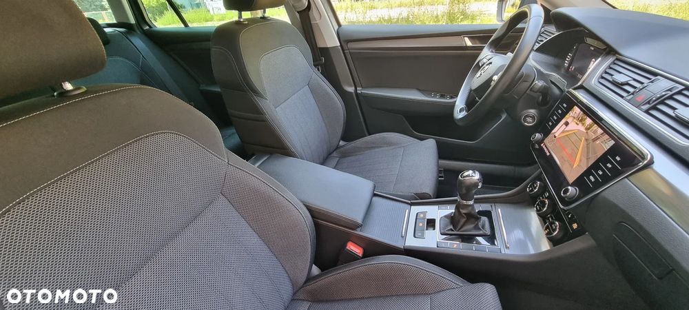 Skoda Superb 2.0 TDI SCR Style DSG - 29