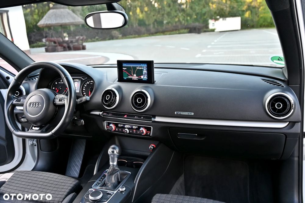Audi A3 Sportback 2.0 TDI (clean diesel) quattro S tronic S line Sportpaket - 26